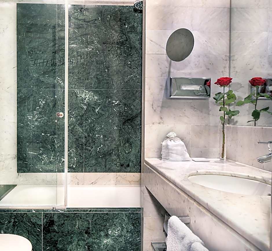 Hotel Gran Derby Suites