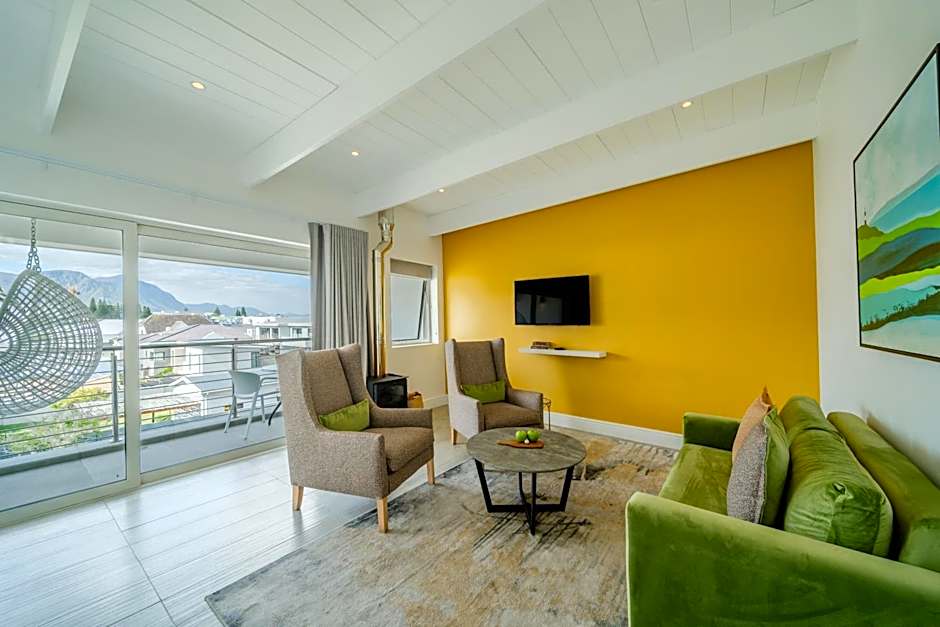 One Marine Drive Boutique Hotel & Spa by The Living Journey Collection