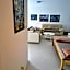 Martin City Stay - Elegant Apartment with Private Parking