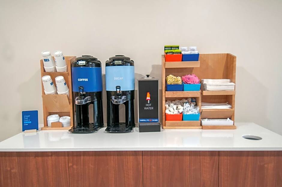 Holiday Inn Express Hotel & Suites Biloxi- Ocean Springs By IHG