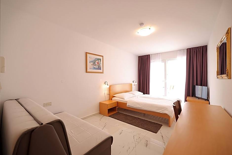 Depadansa Hotel Lucija***