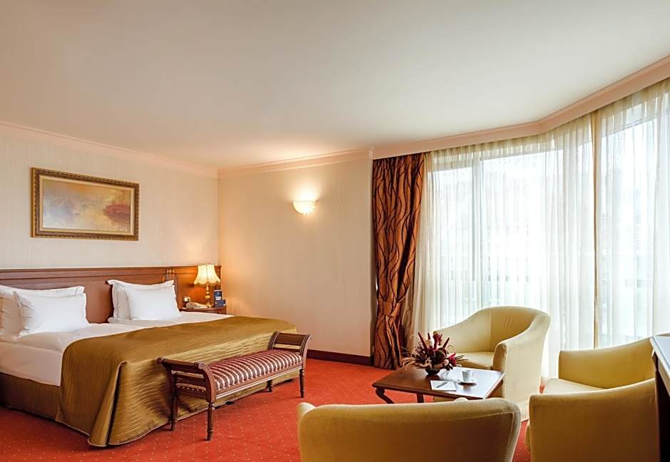 Crystal Palace Boutique Hotel