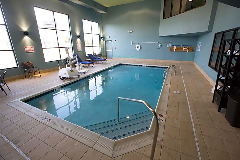 Holiday Inn Express Hotel & Suites Madison By IHG