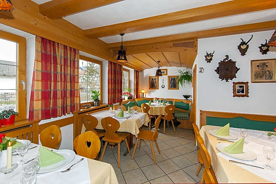Frühstückspension Gästehaus Zum weissen Rössl