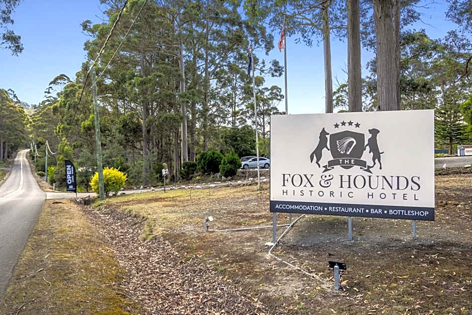 The Fox and Hounds Historic Hotel