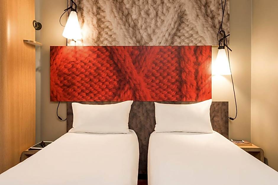 Ibis Manchester Centre 96 Portland Street