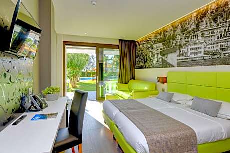 Comfort Twin Room with Pool View
