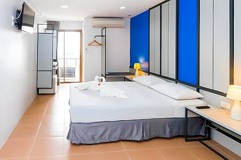 Regent Ngamwongwan Hotel