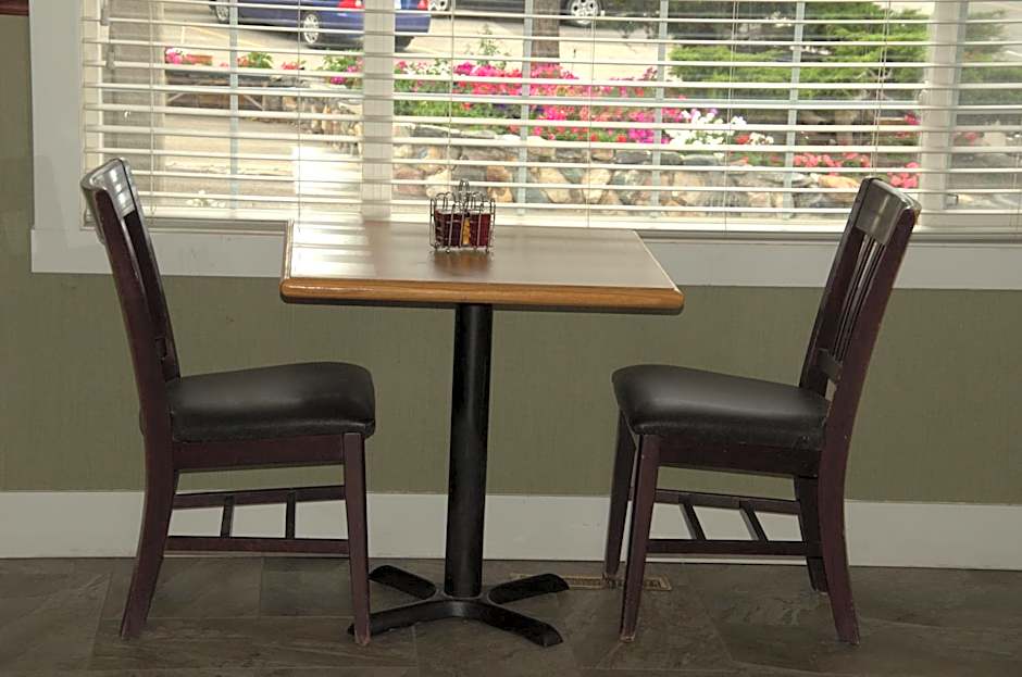 Best Budget Inn & Suites Kamloops