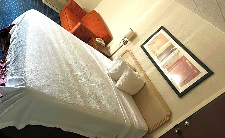 Blue Way Inn & Suites La Crosse