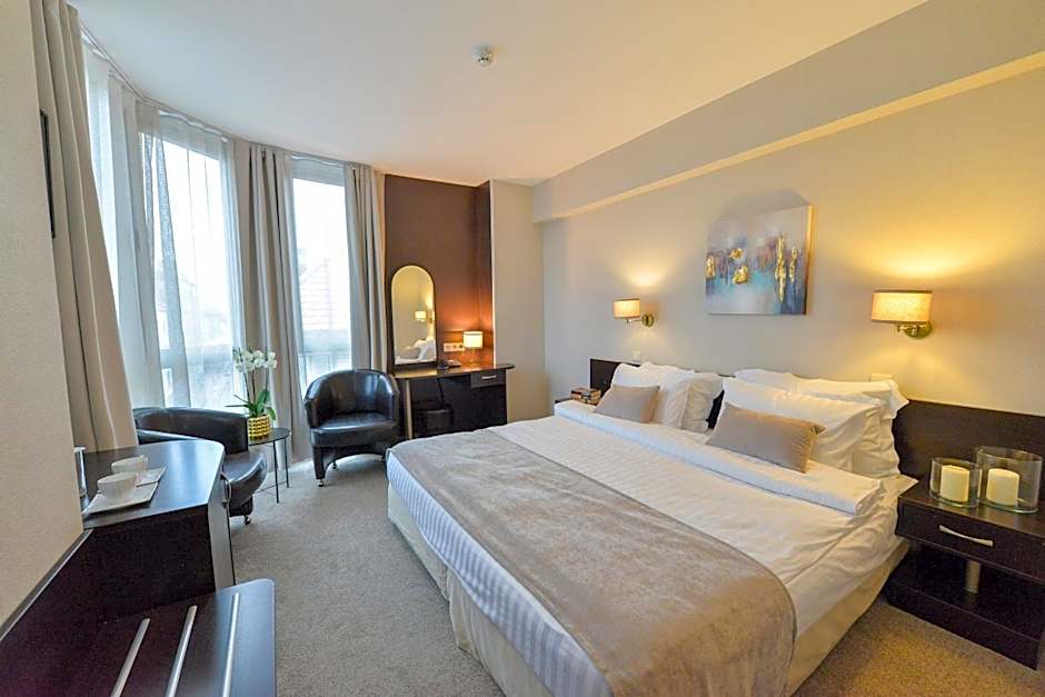 Art Plaza Hotel