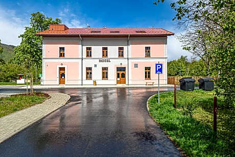 Hotel Nádraží