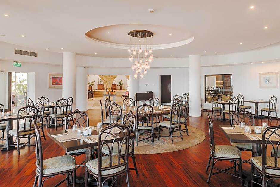 Arkin Palm Beach Hotel