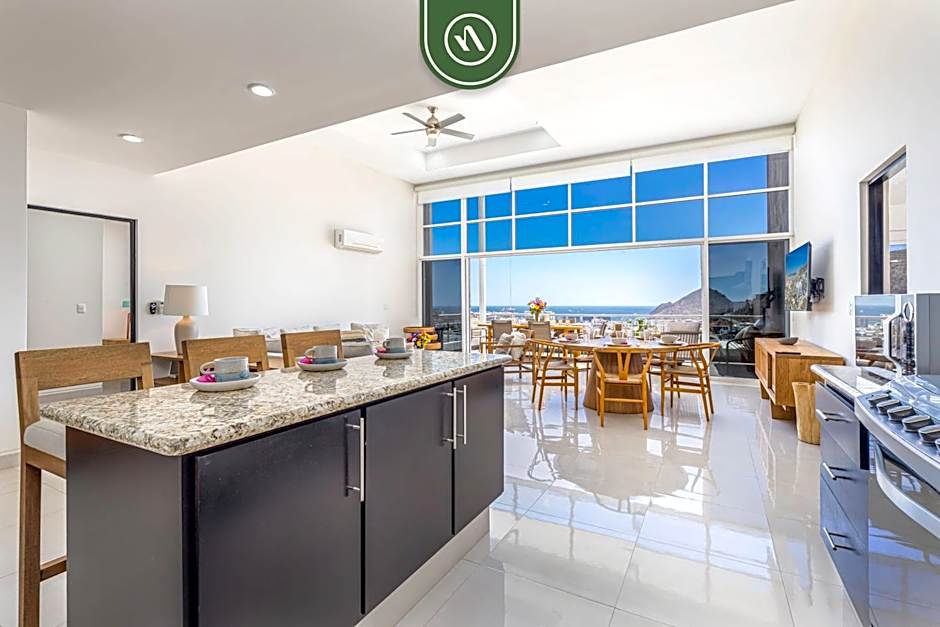 Brand New 3 BR Penthouse - Oceanview Rooftop Pool