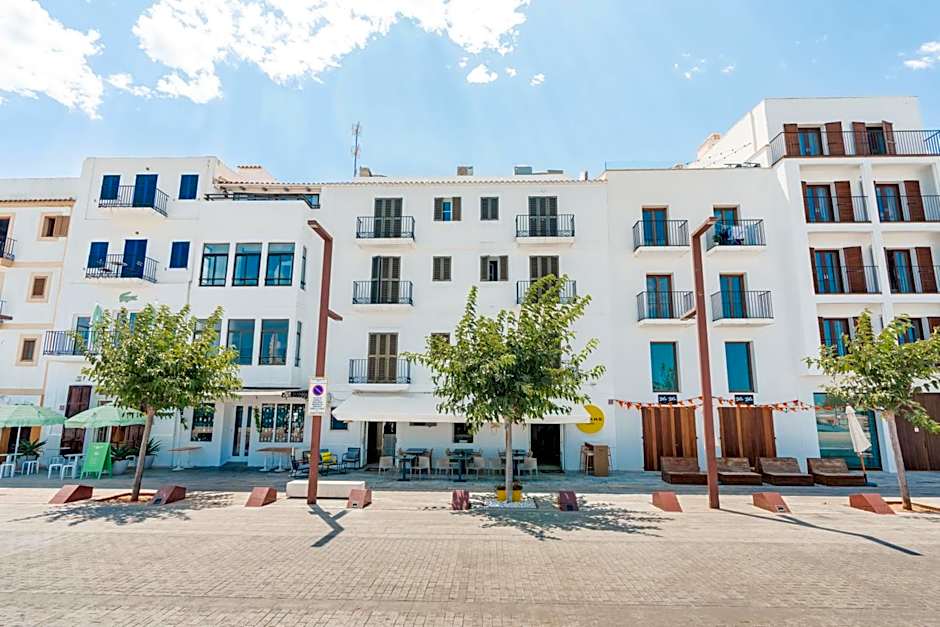 Ryans La Marina