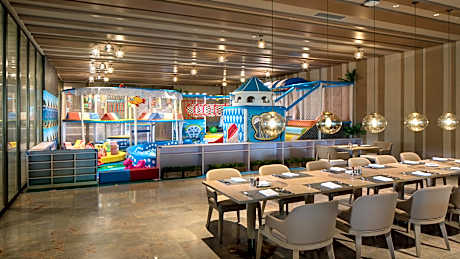 Xiangxi Crown International Hotel