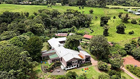 Poas Volcano Lodge