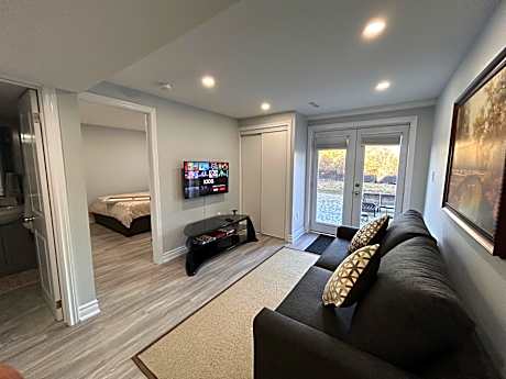 Rita's Kunjo - 2BR, 3BD, 2WR, Full Ktchn, Living