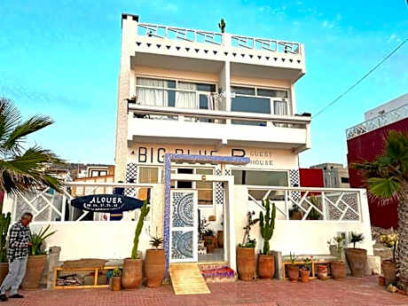 BIG BLUE guest house