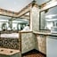 Rodeway Inn & Suites Madison East