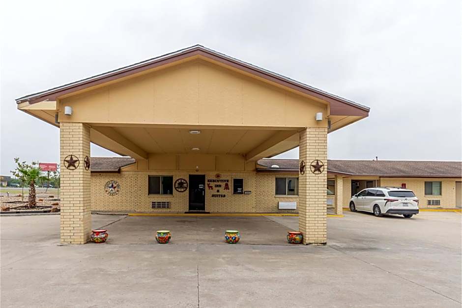 Freer Executive inn and Studios