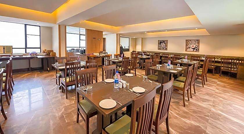 Yashshree Sanderling Mall Road