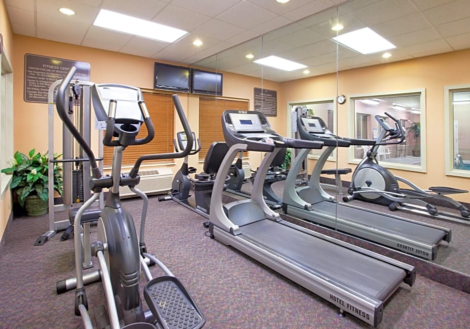 Holiday Inn Express Hotel & Suites Cincinnati-Blue Ash By IHG