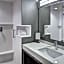 Courtyard by Marriott Appleton Riverfront