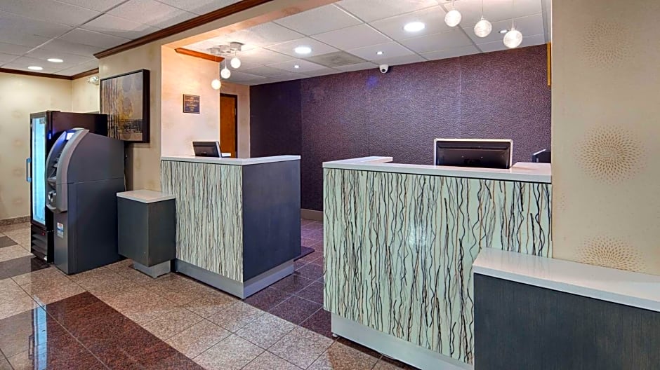 Best Western Plus Richmond Airport Hotel