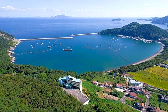 Namhae Season Hotel