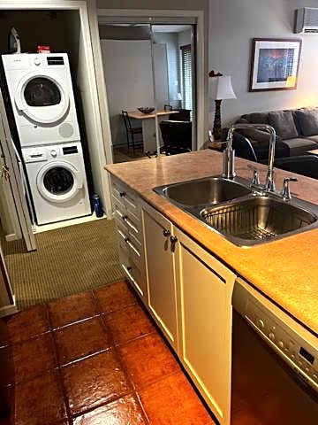 Town Plaza Suites by Golden Dreams