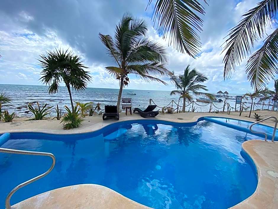 Casa Cenote Hotel