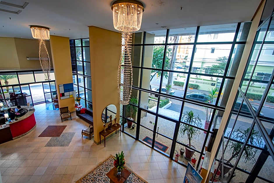 Mondrian Suite Hotel