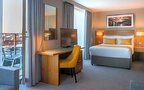 Junior Suite (2 Double Beds)