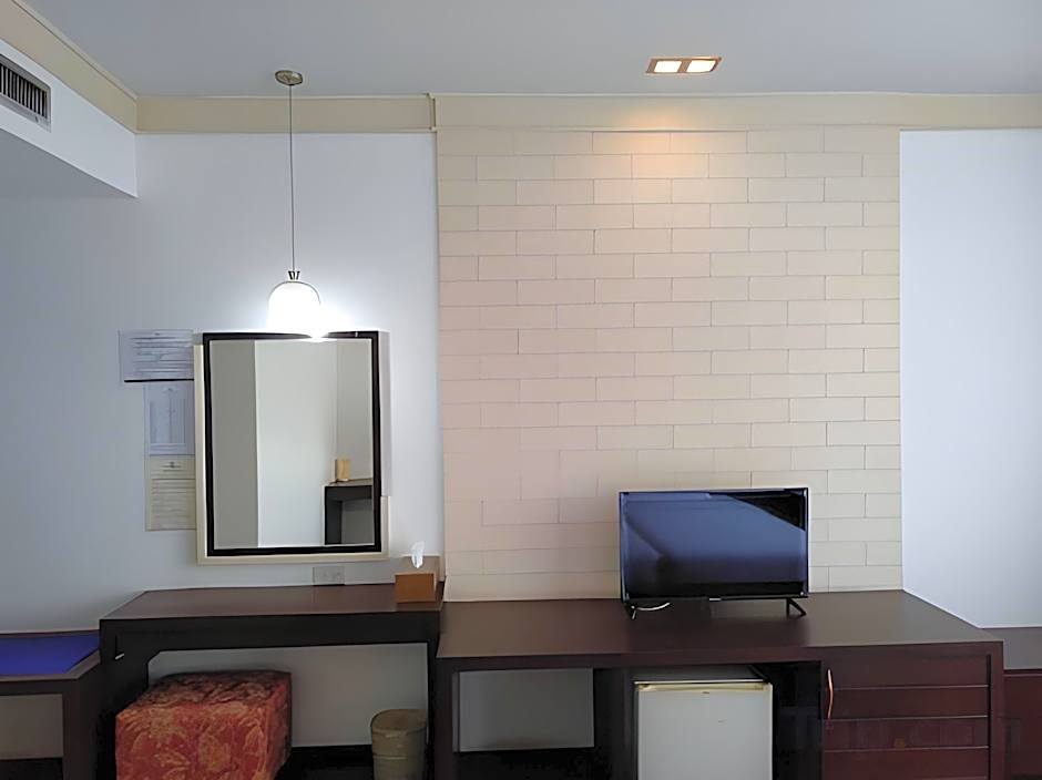 Grand Phranakhon Hotel