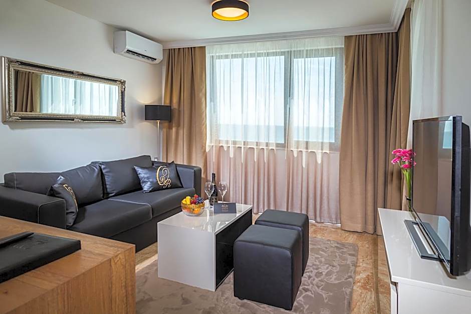 Onyx Beach Residence - Free Beach Access & Parking