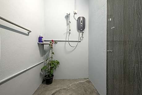 Bed in 6-Bed Mixed Dormitory Room