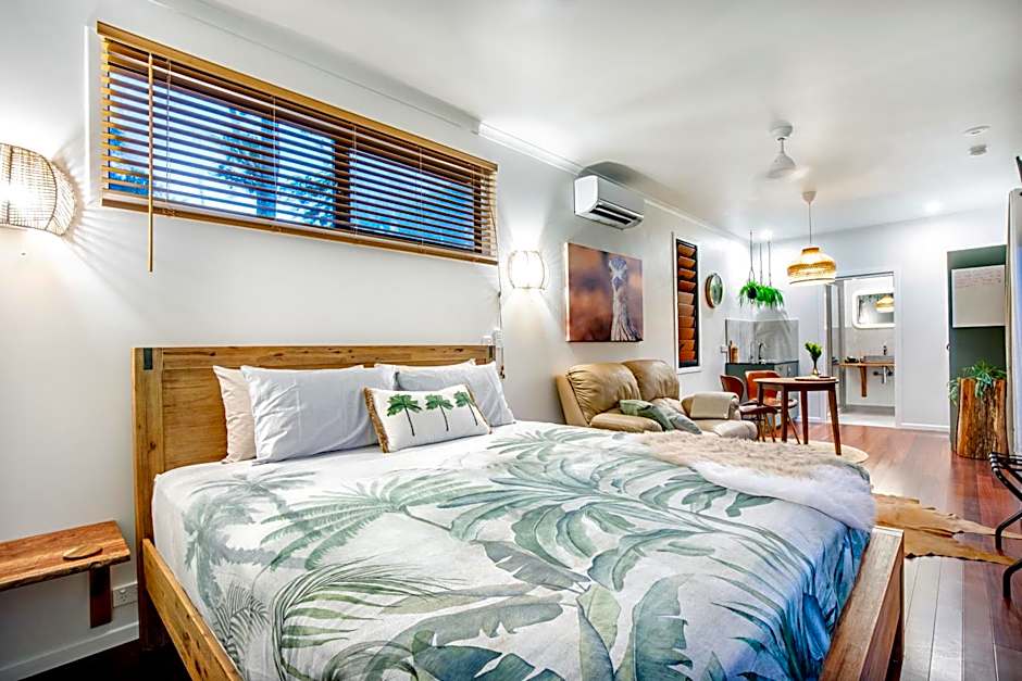 Airlie Beach Eco Cabins - Adults Only