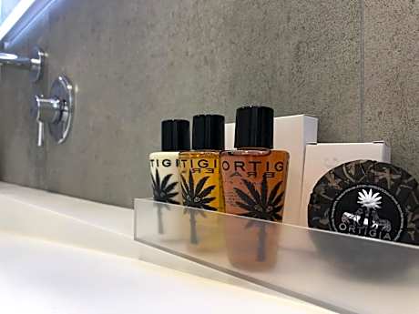 Apartment with Terrace - Separate Building