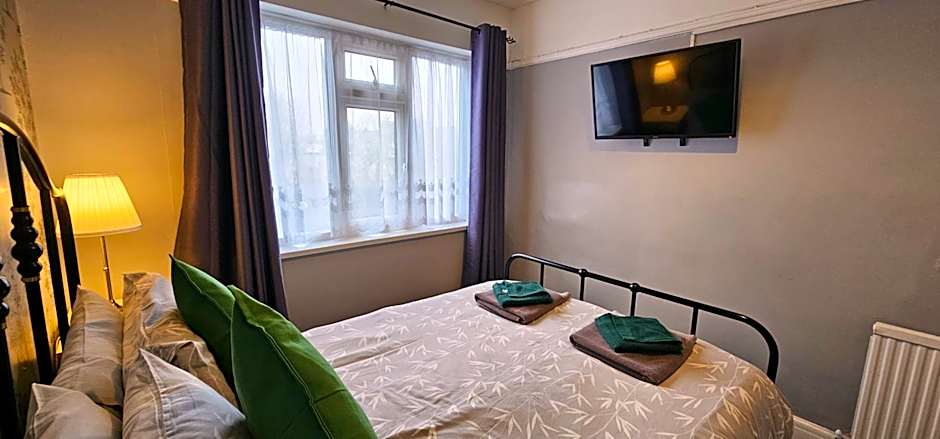 The Roslyn Guest House