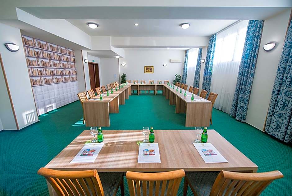 Oxford Hotel & Conference Center