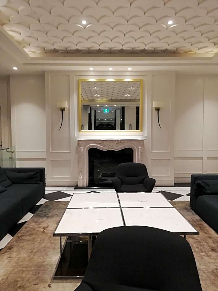 Stylish Downtown Toronto Residential Hotel