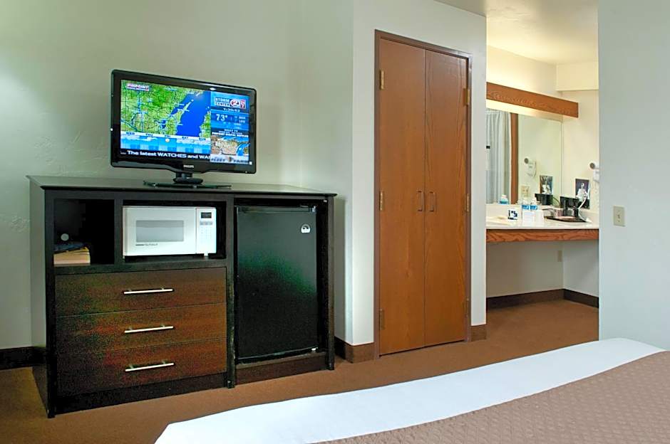 AmericInn by Wyndham Green Bay West