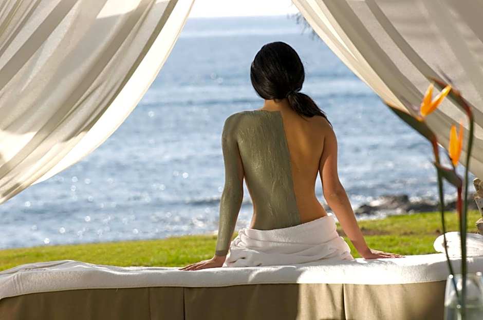 Constantinou Bros Athena Beach Hotel