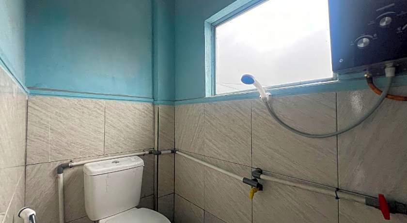 RedDoorz Syariah at Jalan Dieng 4