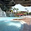 Days Inn by Wyndham Panama City Beach/Beachfront Resort