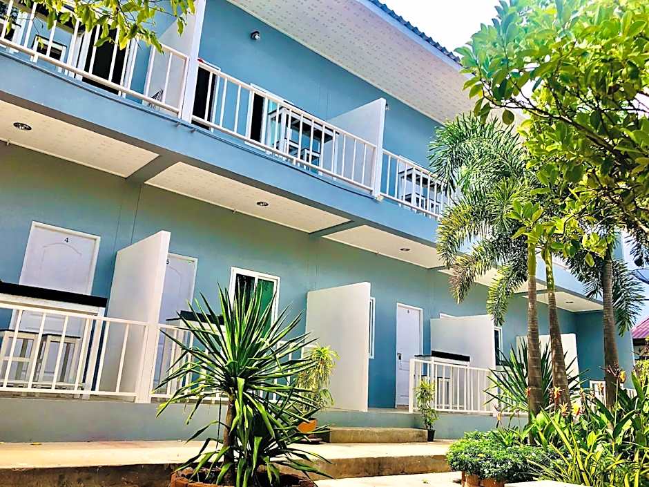 At The Beach Koh Larn