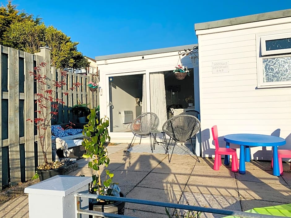 Nicolas Devon air bed and breakfast