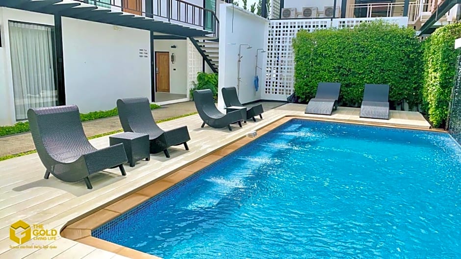 The Gold Living Life