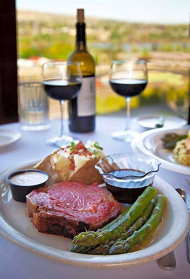 Coast Wenatchee Center Hotel